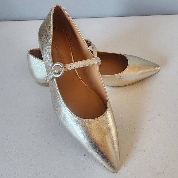 Spendid Gold Mary Jane Flats "NEW" - Picture 6 of 14